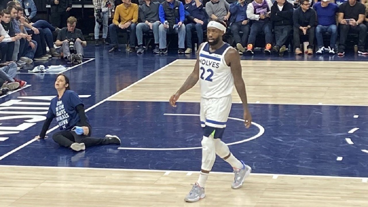 Animal activist sticks himself in Timberwolves Stadium while playing the game