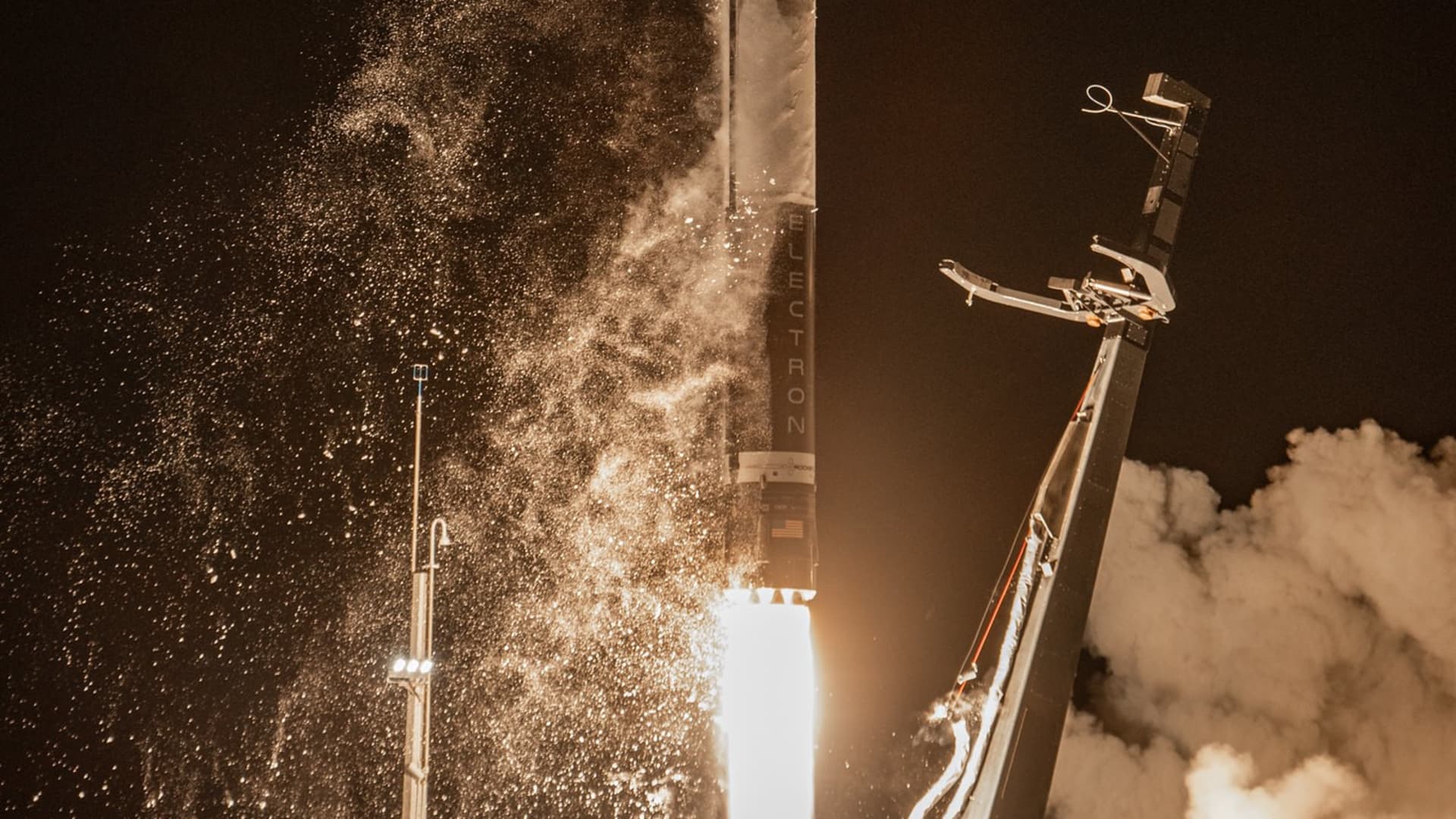 Rocket Lab launch of CAPSTONE kicks off NASA’s return to the Moon