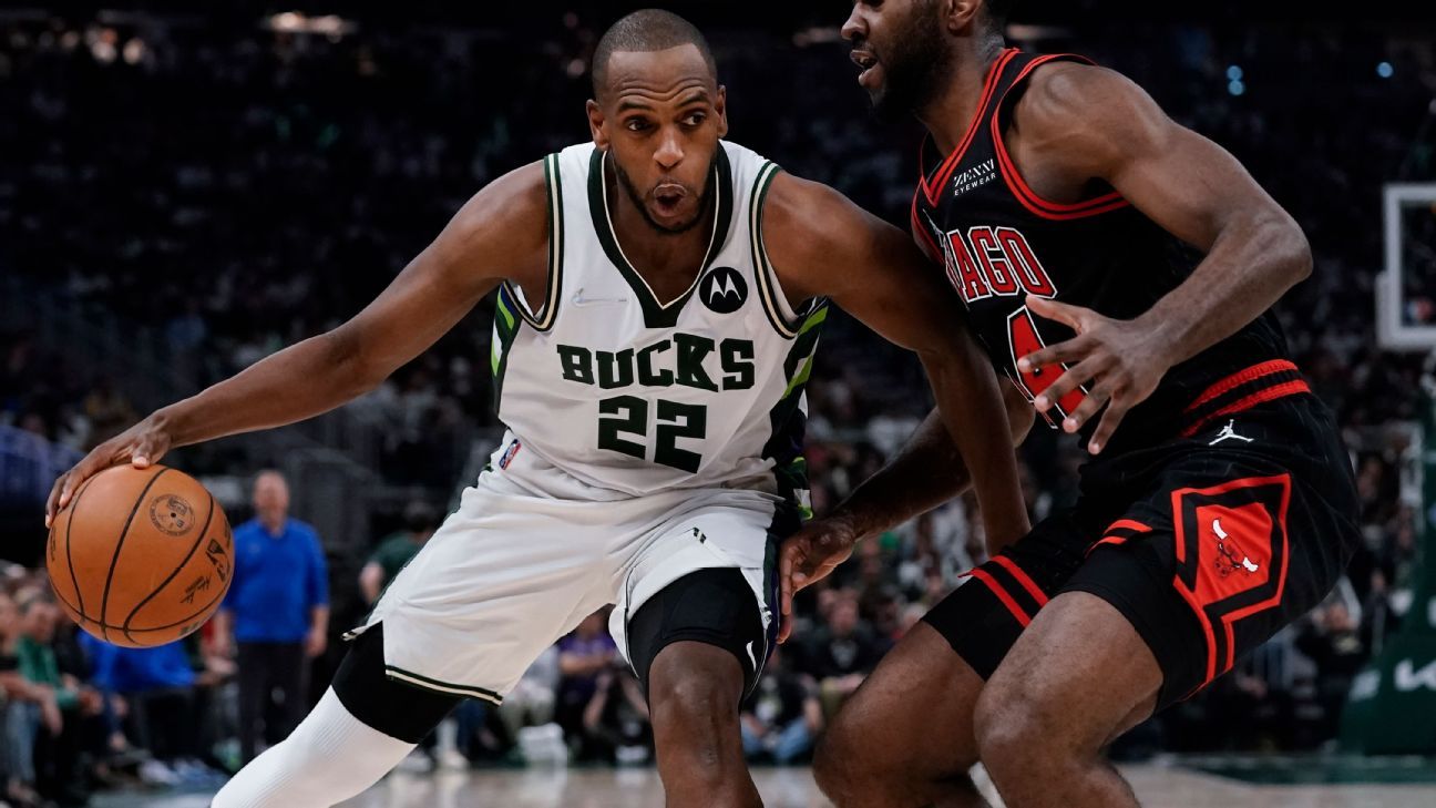 Milwaukee Bucks’ Chris Middleton underwent surgery in early July to repair a torn wrist ligament, sources said.