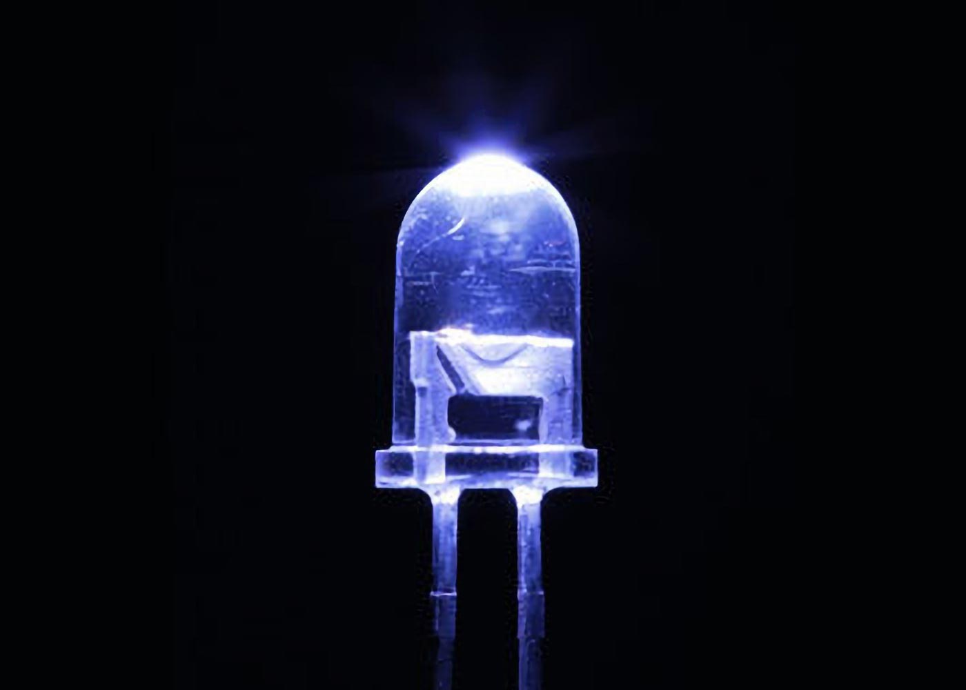 Far UV LED lights efficiently kill bacteria and viruses without harming people