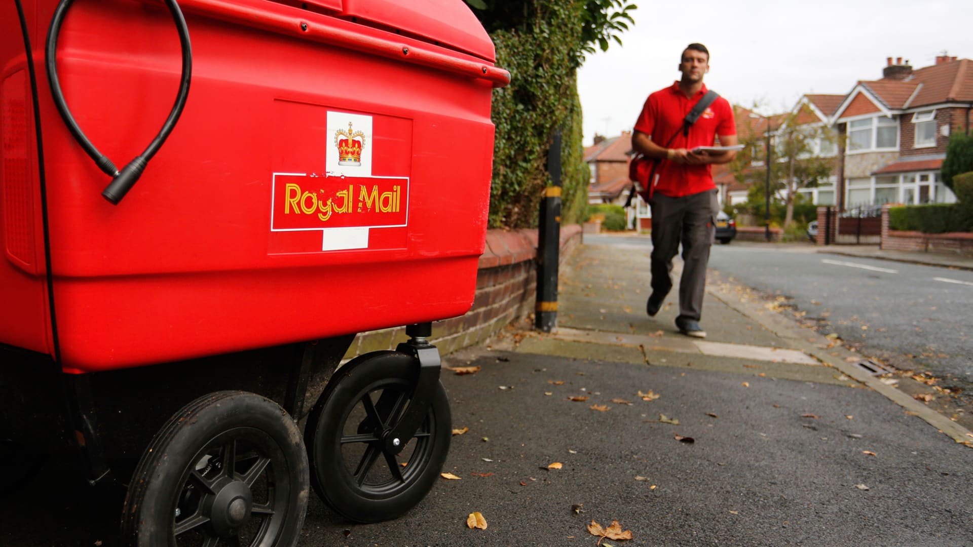 The UK’s Royal Mail reveals plans to cut up to 6,000 jobs by next summer